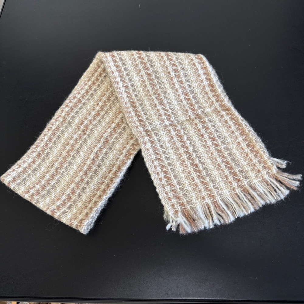 Tapestries Ireland 100% Pure Wool Chunky Oatmeal Knit Scarf Neutral Winter